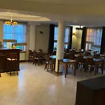 Dworek Bed & Breakfast 3*