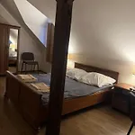 Bed & Breakfast Dworek 3*