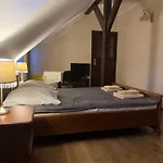 Dworek Bed & Breakfast Częstochowa
