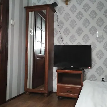 Dworek 3*