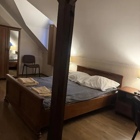 Bed and breakfast Dworek 3*