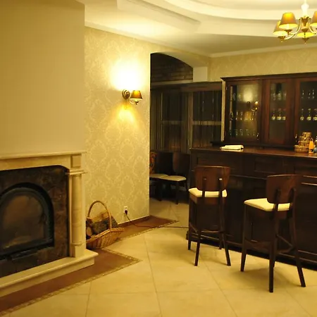 Bed & Breakfast Dworek 3*