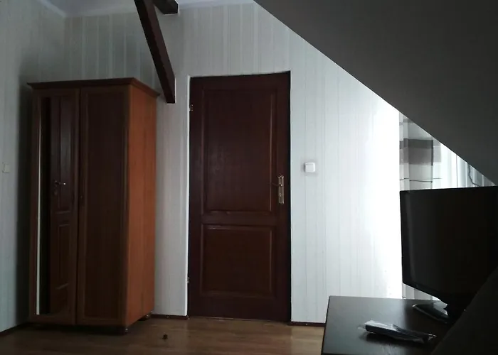 Bed & Breakfast Dworek 3*