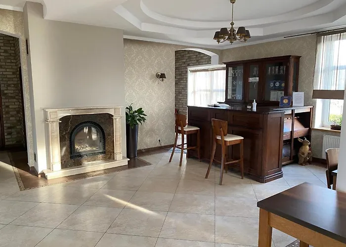 Dworek Bed & Breakfast 3*