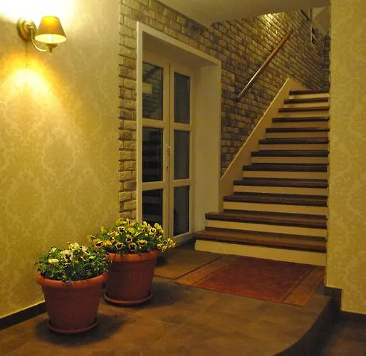 Bed & Breakfast Dworek 3*