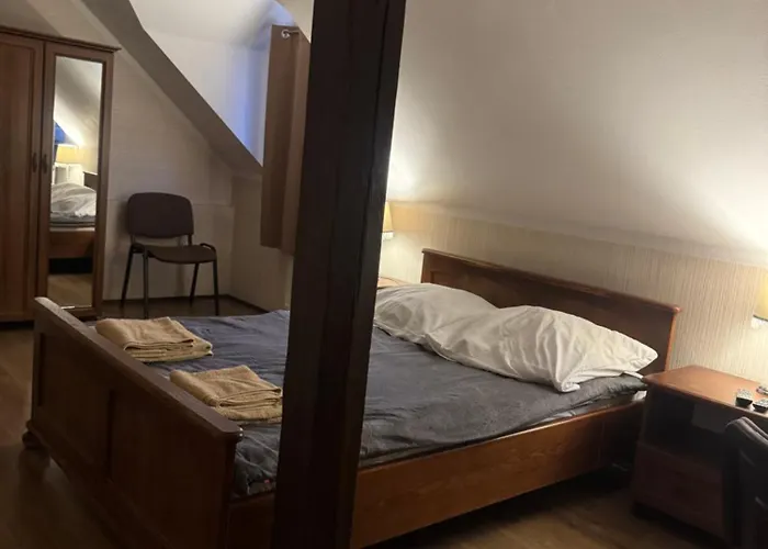 Bed & Breakfast Dworek 3*