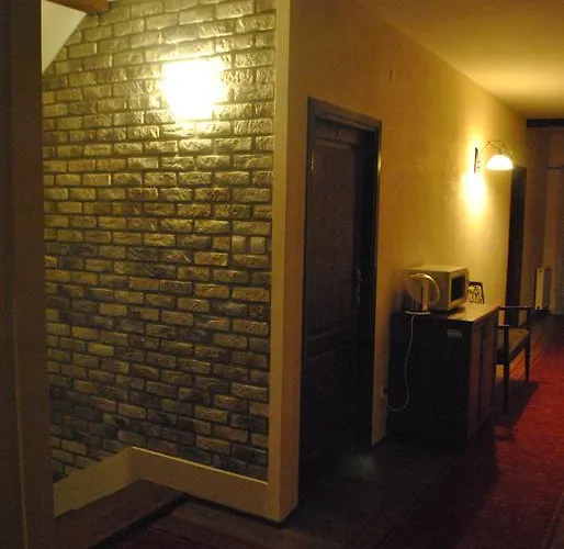 Bed & Breakfast Dworek 3*