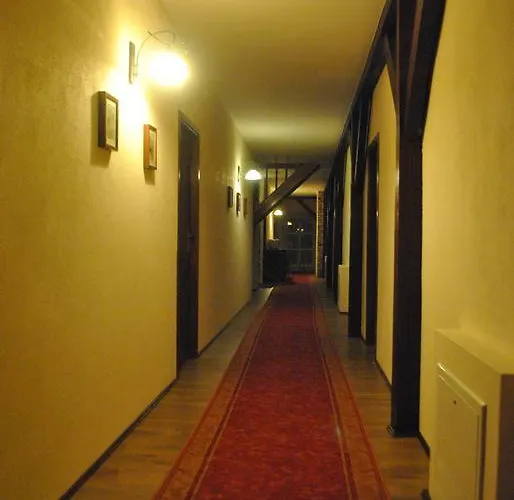 Dworek Bed & Breakfast 3*